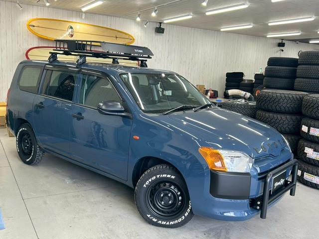 プロボックス ハイブリッドGX 自社カスタム ハイブリッド トーヨーRTタイヤ リフトアップ ホイールマットブラック塗装 ボンネットスムージング オリジナルTOYOTAエンブレム ウインカーオレンジ塗装 関東 カスタムカー(6枚目)