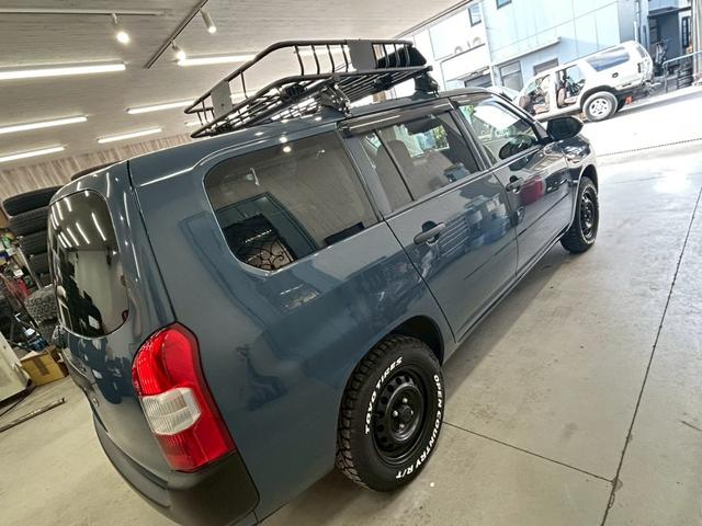 プロボックス ハイブリッドGX 自社カスタム ハイブリッド トーヨーRTタイヤ リフトアップ ホイールマットブラック塗装 ボンネットスムージング オリジナルTOYOTAエンブレム ウインカーオレンジ塗装 関東 カスタムカー(13枚目)