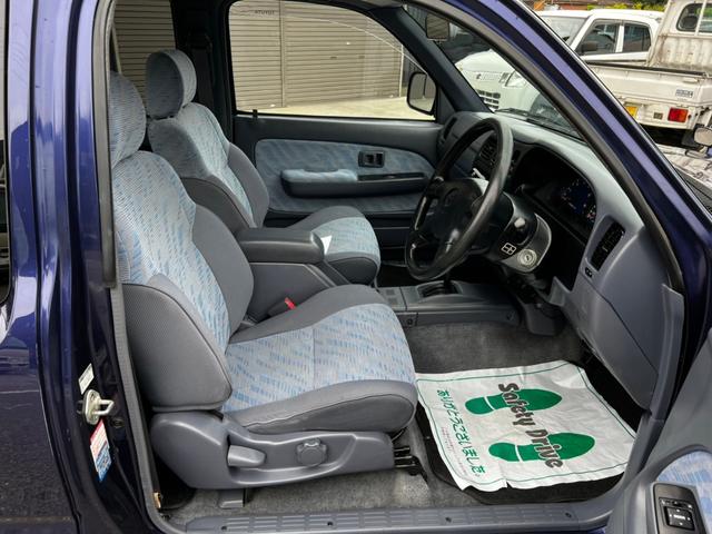 送料無料 Partsmart Corporation ドアガラスウィンドウトラッククリップ トヨタカローラハイラックスタコマカムリハイラックスピックアップ用 Rachelbaptista Com Br