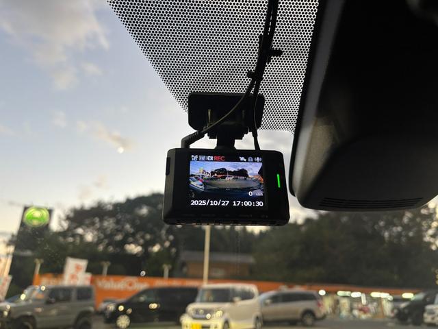 シエンタ Ｇ　クエロ　ユーザー買取車両　７人乗り　モデリスタエアロ　両側パワースライドドア　純正ナビ　地デジＴＶ　Ｂｌｕｅｔｏｏｔｈオーディオ　バックカメラ　衝突被害軽減ブレーキ　前後ドライブレコーダー　ＥＴＣ（4枚目）