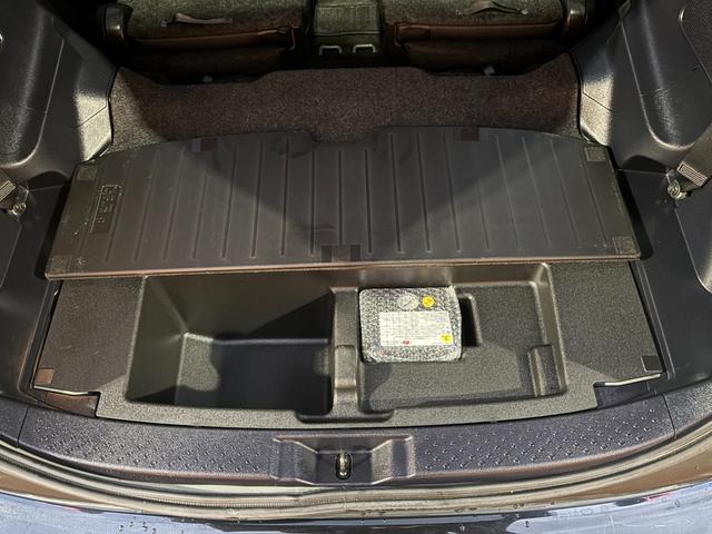 シエンタ Ｇ　クエロ　ユーザー買取車両　７人乗り　モデリスタエアロ　両側パワースライドドア　純正ナビ　地デジＴＶ　Ｂｌｕｅｔｏｏｔｈオーディオ　バックカメラ　衝突被害軽減ブレーキ　前後ドライブレコーダー　ＥＴＣ（25枚目）