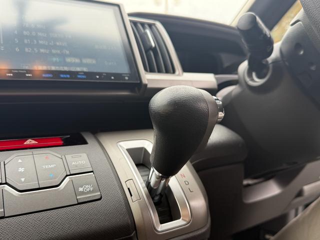 ステップワゴン Ｇ　Ｅセレクション　買取直販　１オーナー　パワースライドドア　９インチプレミアムインターナビ　フルセグＴＶ　ＤＶＤ再生　Ｂｌｕｔｏｏｔｈ　ＥＴＣ　バックカメラ　スマートキー　クルーズコントロール（16枚目）