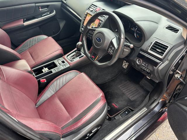 レヴォーグ ２．０ＳＴＩスポーツアイサイト　アイサイトセイフティプラス　スマートリヤビュー　フロント／サイドビューモニター　スバルリヤビークルディクション　ハイビームアシスト　ビルシュタインダンパー　パナソニック８インチナビ　ターボエンジン（17枚目）