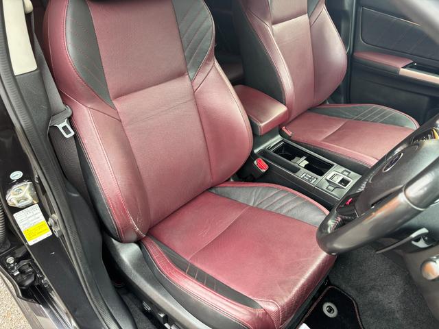 レヴォーグ ２．０ＳＴＩスポーツアイサイト　アイサイトセイフティプラス　スマートリヤビュー　フロント／サイドビューモニター　スバルリヤビークルディクション　ハイビームアシスト　ビルシュタインダンパー　パナソニック８インチナビ　ターボエンジン（18枚目）