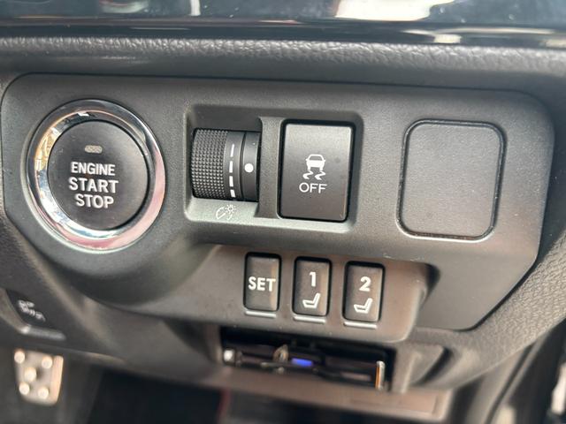 レヴォーグ ２．０ＳＴＩスポーツアイサイト　アイサイトセイフティプラス　スマートリヤビュー　フロント／サイドビューモニター　スバルリヤビークルディクション　ハイビームアシスト　ビルシュタインダンパー　パナソニック８インチナビ　ターボエンジン（19枚目）