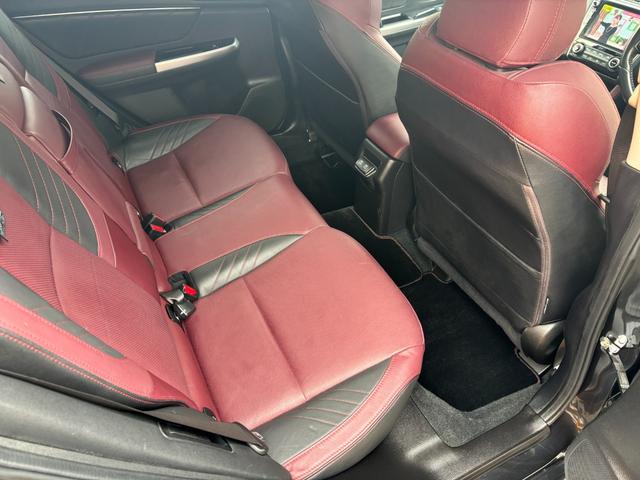 レヴォーグ ２．０ＳＴＩスポーツアイサイト　アイサイトセイフティプラス　スマートリヤビュー　フロント／サイドビューモニター　スバルリヤビークルディクション　ハイビームアシスト　ビルシュタインダンパー　パナソニック８インチナビ　ターボエンジン（24枚目）