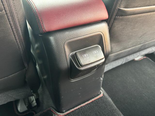 レヴォーグ ２．０ＳＴＩスポーツアイサイト　アイサイトセイフティプラス　スマートリヤビュー　フロント／サイドビューモニター　スバルリヤビークルディクション　ハイビームアシスト　ビルシュタインダンパー　パナソニック８インチナビ　ターボエンジン（25枚目）