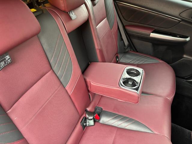 レヴォーグ ２．０ＳＴＩスポーツアイサイト　アイサイトセイフティプラス　スマートリヤビュー　フロント／サイドビューモニター　スバルリヤビークルディクション　ハイビームアシスト　ビルシュタインダンパー　パナソニック８インチナビ　ターボエンジン（26枚目）