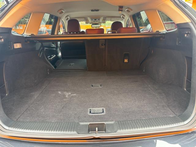 レヴォーグ ２．０ＳＴＩスポーツアイサイト　アイサイトセイフティプラス　スマートリヤビュー　フロント／サイドビューモニター　スバルリヤビークルディクション　ハイビームアシスト　ビルシュタインダンパー　パナソニック８インチナビ　ターボエンジン（31枚目）