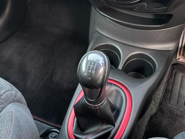 ノート ニスモ S 純正5速MT HKSマフラー RSRダウンサス 純正ナビ 地デジTV バックカメラ LEDヘッドライト 専用エクステリア 専用インテリア スウェード調ステアリング 純正16インチAW(2枚目)