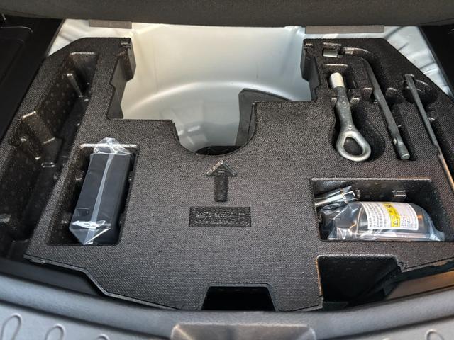 ノート ニスモ S 純正5速MT HKSマフラー RSRダウンサス 純正ナビ 地デジTV バックカメラ LEDヘッドライト 専用エクステリア 専用インテリア スウェード調ステアリング 純正16インチAW(28枚目)