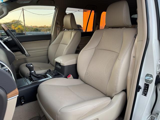 ランドクルーザープラド ＴＸ　Ｌパッケージ　買取直販　１オーナー　禁煙車　ベージュ革内装　ウッド調コンビステアリング　シートベンチレーション　バックカメラ　レーダークルコン　純正ナビ　コーナーセンサー　フルセグ　Ｂｌｕｅｔｏｏｔｈ　ＥＴＣ２．０（16枚目）