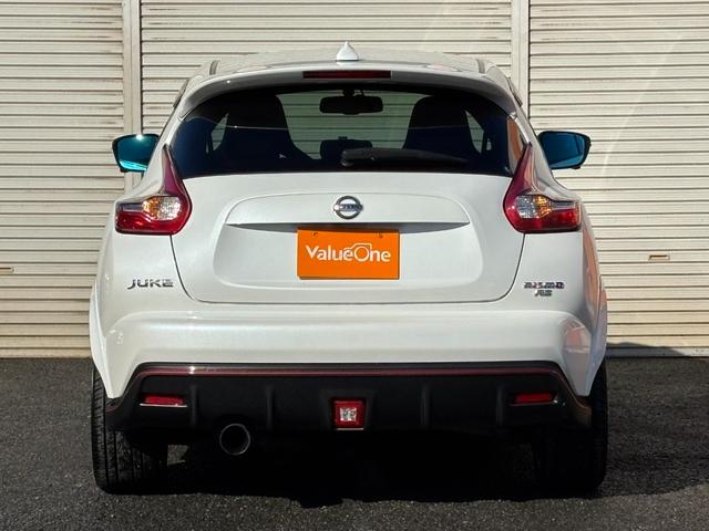 ジューク ニスモ　ＲＳ　純正レカロシート　４ＷＤ　１．６ターボエンジン　パドルシフト　ｎｉｓｍｏ製１８インチＡＷ　フジツボマフラー　ｎｉｓｍｏローダウンスプリング　純正ナビ　地デジＴＶ　Ｂｌｕｅｔｏｏｔｈオーディオ　ＨＩＤ（10枚目）