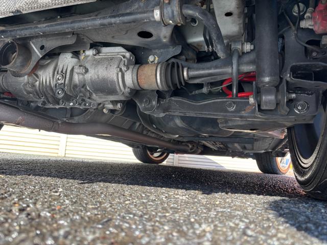 ジューク ニスモ　ＲＳ　純正レカロシート　４ＷＤ　１．６ターボエンジン　パドルシフト　ｎｉｓｍｏ製１８インチＡＷ　フジツボマフラー　ｎｉｓｍｏローダウンスプリング　純正ナビ　地デジＴＶ　Ｂｌｕｅｔｏｏｔｈオーディオ　ＨＩＤ（14枚目）