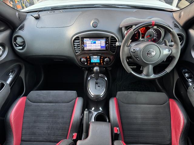 ジューク ニスモ　ＲＳ　純正レカロシート　４ＷＤ　１．６ターボエンジン　パドルシフト　ｎｉｓｍｏ製１８インチＡＷ　フジツボマフラー　ｎｉｓｍｏローダウンスプリング　純正ナビ　地デジＴＶ　Ｂｌｕｅｔｏｏｔｈオーディオ　ＨＩＤ（16枚目）
