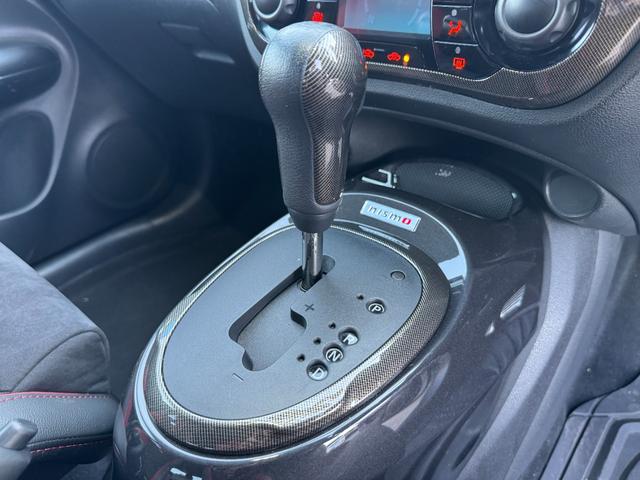 ジューク ニスモ　ＲＳ　純正レカロシート　４ＷＤ　１．６ターボエンジン　パドルシフト　ｎｉｓｍｏ製１８インチＡＷ　フジツボマフラー　ｎｉｓｍｏローダウンスプリング　純正ナビ　地デジＴＶ　Ｂｌｕｅｔｏｏｔｈオーディオ　ＨＩＤ（22枚目）