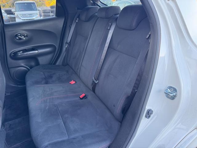 ジューク ニスモ　ＲＳ　純正レカロシート　４ＷＤ　１．６ターボエンジン　パドルシフト　ｎｉｓｍｏ製１８インチＡＷ　フジツボマフラー　ｎｉｓｍｏローダウンスプリング　純正ナビ　地デジＴＶ　Ｂｌｕｅｔｏｏｔｈオーディオ　ＨＩＤ（29枚目）