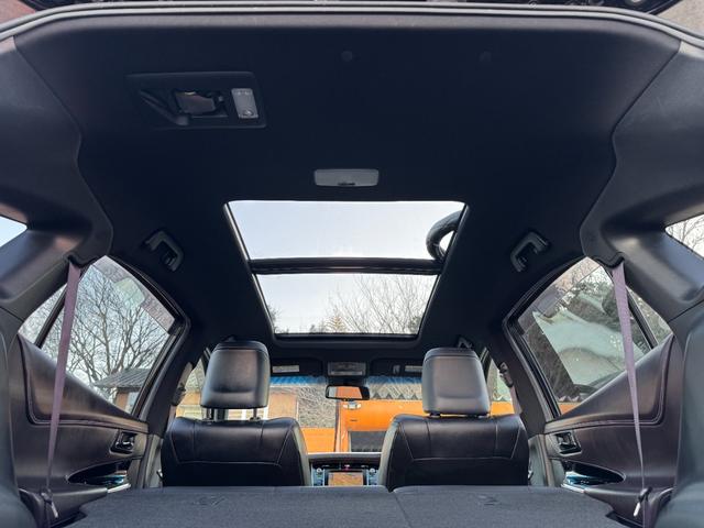 ハリアー プレミアム　アドバンスドパッケージ　スタイルモーヴ　買取直販　１オーナー　ムーンルーフ　禁煙車　全方位モニター　レーダークルーズ　レーンキープアシスト　ハンドルアシスト　前車発進報告　ＪＢＬサウンドシステム　専用１８インチアルミホイール　電動リアゲート（29枚目）