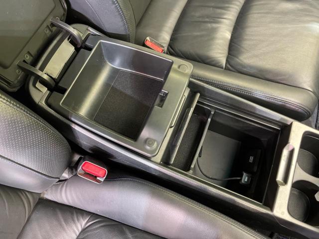 アブソルート 禁煙車 純正ナビ フルセグ 全周囲カメラ 後席モニター フルセグ クルーズコントロール シートヒーター 本革シート パワーシート シートヒーター LEDフォグランプ 純正18インチAW ETC(62枚目)