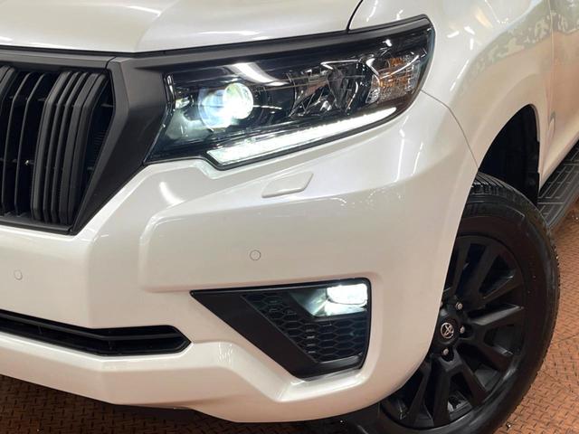 ランドクルーザープラド ＴＸ　Ｌパッケージ　マットブラックエディション　サンルーフ　メーカーナビ　全周囲カメラ　７人　禁煙車　シートベンチレーション　ブラインドスポットモニター　黒革シート　ルーフレール　レーダークルーズ　クリアランスソナー　純正１８インチアルミ（14枚目）