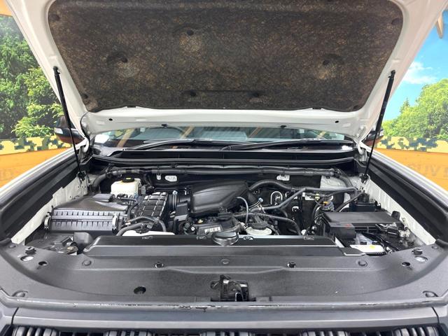 ランドクルーザープラド ＴＸ　Ｌパッケージ　マットブラックエディション　サンルーフ　メーカーナビ　全周囲カメラ　７人　禁煙車　シートベンチレーション　ブラインドスポットモニター　黒革シート　ルーフレール　レーダークルーズ　クリアランスソナー　純正１８インチアルミ（19枚目）