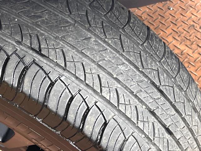 ランドクルーザープラド ＴＸ　Ｌパッケージ　マットブラックエディション　サンルーフ　メーカーナビ　全周囲カメラ　７人　禁煙車　シートベンチレーション　ブラインドスポットモニター　黒革シート　ルーフレール　レーダークルーズ　クリアランスソナー　純正１８インチアルミ（25枚目）