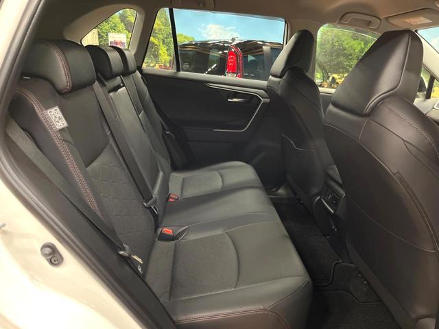 ＲＡＶ４ アドベンチャー　オフロードパッケージ　禁煙車　９型ディスプレイ　シートエアコン　セーフティセンス　レーダークルーズ　ブラインドスポットモニター　バックカメラ　ＥＴＣ　ＬＥＤヘッド　純正１８アルミ　ルーフレール　クリアランスソナー（9枚目）