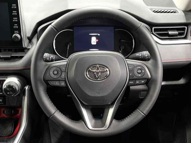 ＲＡＶ４ アドベンチャー　オフロードパッケージ　禁煙車　９型ディスプレイ　シートエアコン　セーフティセンス　レーダークルーズ　ブラインドスポットモニター　バックカメラ　ＥＴＣ　ＬＥＤヘッド　純正１８アルミ　ルーフレール　クリアランスソナー（11枚目）