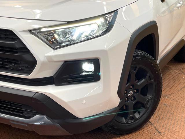 ＲＡＶ４ アドベンチャー　オフロードパッケージ　禁煙車　９型ディスプレイ　シートエアコン　セーフティセンス　レーダークルーズ　ブラインドスポットモニター　バックカメラ　ＥＴＣ　ＬＥＤヘッド　純正１８アルミ　ルーフレール　クリアランスソナー（12枚目）
