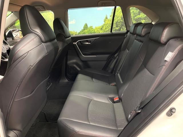 ＲＡＶ４ アドベンチャー　オフロードパッケージ　禁煙車　９型ディスプレイ　シートエアコン　セーフティセンス　レーダークルーズ　ブラインドスポットモニター　バックカメラ　ＥＴＣ　ＬＥＤヘッド　純正１８アルミ　ルーフレール　クリアランスソナー（24枚目）