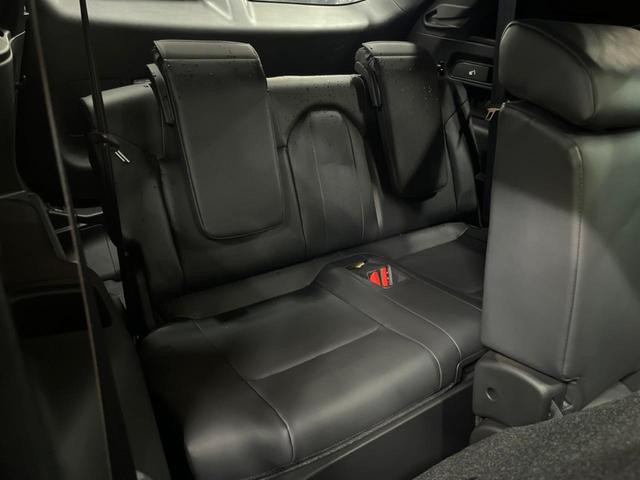 アウトランダーＰＨＥＶ Ｐ　４ＷＤ　パノラマルーフ　ＢＯＳＥサウンド　９型ナビ　全周囲カメラ　７人乗り　ルーフレール　禁煙車　パワーバックドア　シートヒーター　衝突軽減　マイパイロット　ブラインドスポットモニター　純正２０アルミ（10枚目）
