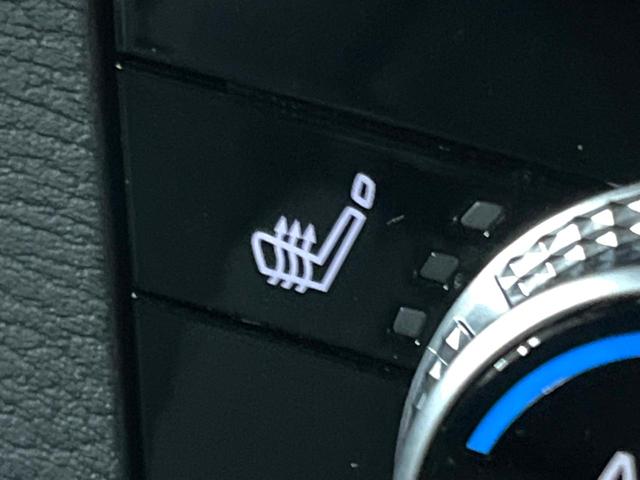アウトランダーＰＨＥＶ Ｐ　４ＷＤ　パノラマルーフ　ＢＯＳＥサウンド　９型ナビ　全周囲カメラ　７人乗り　ルーフレール　禁煙車　パワーバックドア　シートヒーター　衝突軽減　マイパイロット　ブラインドスポットモニター　純正２０アルミ（25枚目）