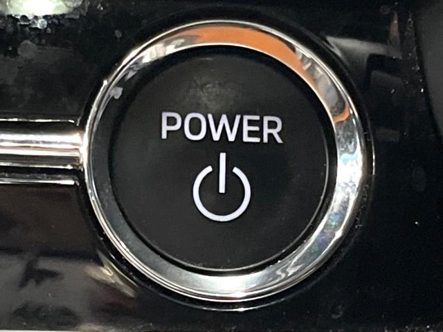 アウトランダーＰＨＥＶ Ｐ　４ＷＤ　パノラマルーフ　ＢＯＳＥサウンド　９型ナビ　全周囲カメラ　７人乗り　ルーフレール　禁煙車　パワーバックドア　シートヒーター　衝突軽減　マイパイロット　ブラインドスポットモニター　純正２０アルミ（31枚目）