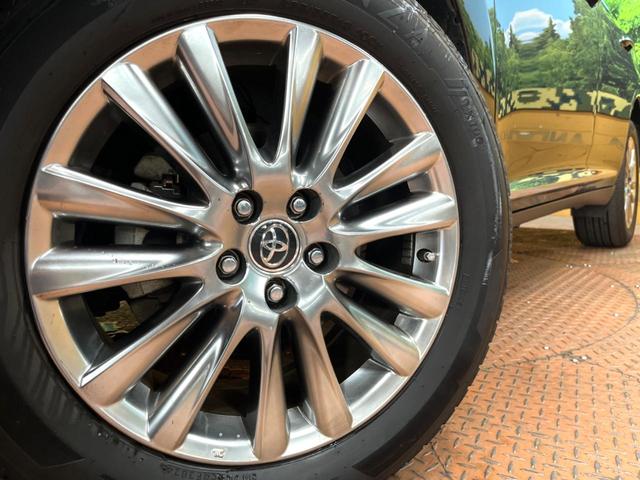 ハリアー プレミアム　サンルーフ　９型ＢＩＧＸ　禁煙車　パワーバックドア　車線逸脱警報　オートハイビーム　ハーフレザーシート　ＬＥＤヘッド　純正１８アルミ　パワーシート　フルセグＴＶ　ＥＴＣ　Ｂｌｕｅｔｏｏｔｈ接続可（13枚目）