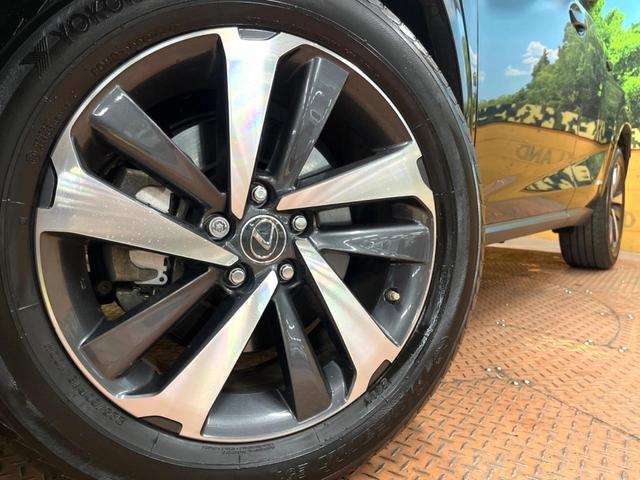 NX NX300h スパイス&シック サンルーフ 10型ナビ 全周囲カメラ 3眼LEDヘッド 禁煙車 シートエアコン パワーバックドア レクサスセーフティ レーダークルーズ ブラインドスポットモニター 純正18アルミ ETC2.0(13枚目)