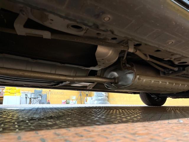 セレナ ｅ－パワー　ハイウェイスターＶ　後席モニター　セーフティＢ　１０型ナビ　全周囲カメラ　両側電動ドア　衝突軽減システム　プロパイロット　禁煙車　クリアランスソナー　ＬＥＤヘッド　ブラインドスポットモニター　Ｂｌｕｅｔｏｏｔｈ再生（42枚目）