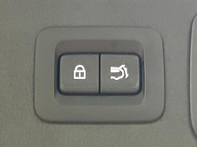 ＣＸ－６０ ＸＤ－ハイブリッド　プレミアムモダン　サンルーフ　１２型ナビ　全周囲カメラ　ＢＯＳＥ　衝突被害軽減システム　レーダークルーズ　禁煙車　電動リアゲート　レザーシート　シートベンチレーション　クリアランスソナー　Ｂｌｕｅｔｏｏｔｈ再生（6枚目）