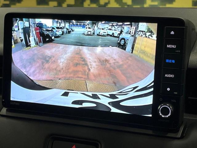 ヴェゼル ｅ：ＨＥＶ　Ｚ　禁煙車　９型ナビ　電動リアゲート　バックカメラ　ブラインドスポットモニター　シートヒーター　衝突軽減システム　レーダークルーズ　ハーフレザーシート　ドラレコ　コーナーセンサー　ＬＥＤヘッド　ＥＴＣ（4枚目）