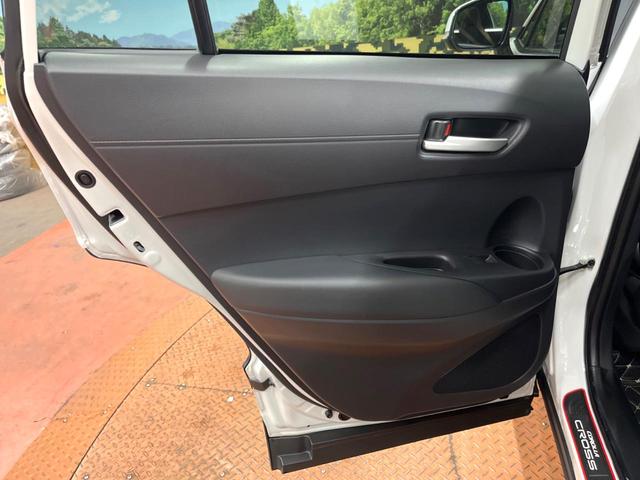 カローラクロス ハイブリッド Z ガラスルーフ 全周囲カメラ 10型ナビ トヨタチームメイト 禁煙車 電動リアゲート 衝突軽減 レーダークルーズ パワーシート ドラレコ コーナーセンサー スマートキー LEDヘッド ETC(24枚目)