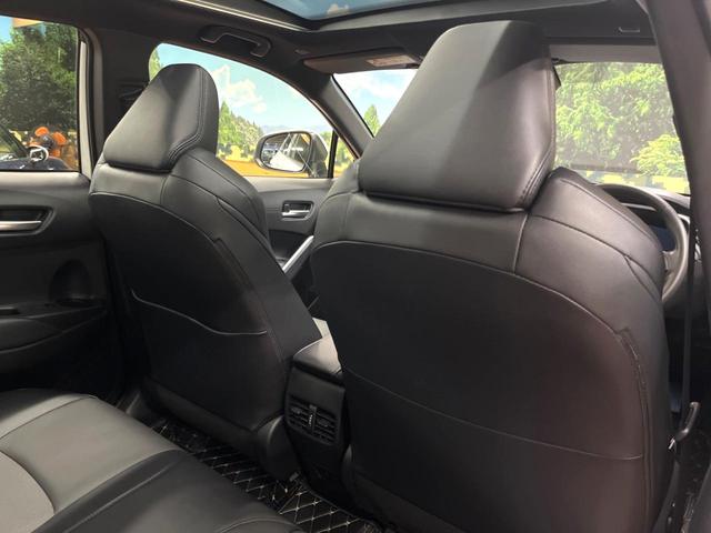 カローラクロス ハイブリッド Z ガラスルーフ 全周囲カメラ 10型ナビ トヨタチームメイト 禁煙車 電動リアゲート 衝突軽減 レーダークルーズ パワーシート ドラレコ コーナーセンサー スマートキー LEDヘッド ETC(33枚目)