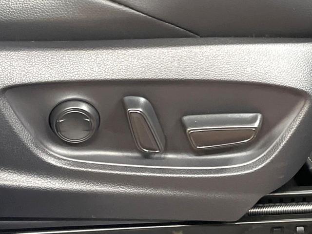 カローラクロス ハイブリッド Z ガラスルーフ 全周囲カメラ 10型ナビ トヨタチームメイト 禁煙車 電動リアゲート 衝突軽減 レーダークルーズ パワーシート ドラレコ コーナーセンサー スマートキー LEDヘッド ETC(36枚目)