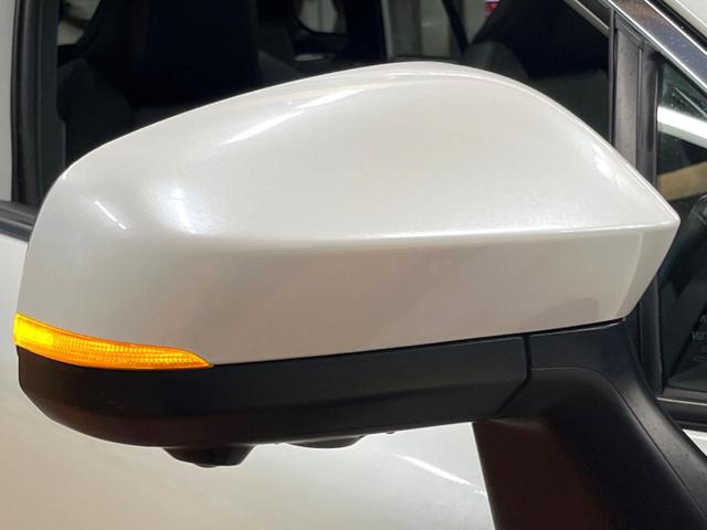 カローラクロス ハイブリッド Z ガラスルーフ 全周囲カメラ 10型ナビ トヨタチームメイト 禁煙車 電動リアゲート 衝突軽減 レーダークルーズ パワーシート ドラレコ コーナーセンサー スマートキー LEDヘッド ETC(55枚目)