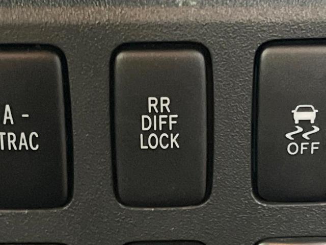 FJクルーザー ファイナルエディション 禁煙車 純正ナビ バックカメラ リアデフロック クリアランスソナー クルーズコントロール ETC フルセグ Bluetooth再生 純正20インチアルミ リアフォグ(6枚目)