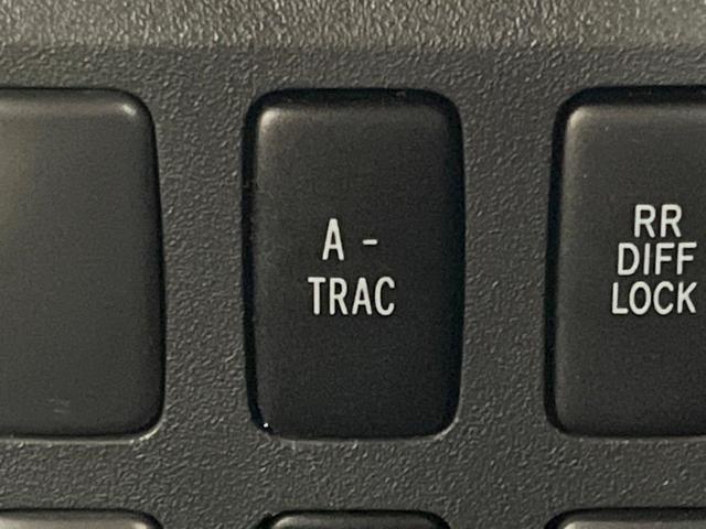 FJクルーザー ファイナルエディション 禁煙車 純正ナビ バックカメラ リアデフロック クリアランスソナー クルーズコントロール ETC フルセグ Bluetooth再生 純正20インチアルミ リアフォグ(41枚目)