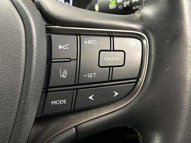 UX UX250h バージョンL 禁煙車 10型ナビ パワーバックドア シートエアコン 3眼LEDヘッド 黒革シート レクサスセーフティ レーダークルーズ 純正18アルミ パワーシート バックカメラ ETC2.0 フルセグTV(5枚目)