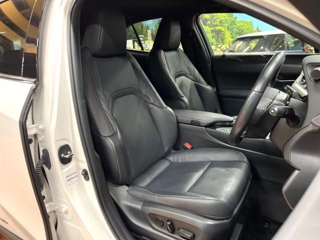 UX UX250h バージョンL 禁煙車 10型ナビ パワーバックドア シートエアコン 3眼LEDヘッド 黒革シート レクサスセーフティ レーダークルーズ 純正18アルミ パワーシート バックカメラ ETC2.0 フルセグTV(8枚目)