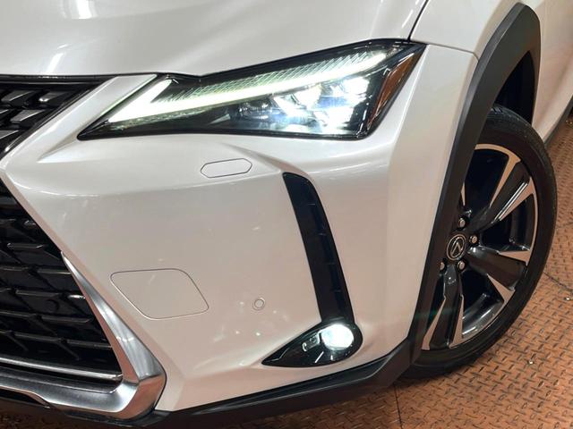 UX UX250h バージョンL 禁煙車 10型ナビ パワーバックドア シートエアコン 3眼LEDヘッド 黒革シート レクサスセーフティ レーダークルーズ 純正18アルミ パワーシート バックカメラ ETC2.0 フルセグTV(12枚目)