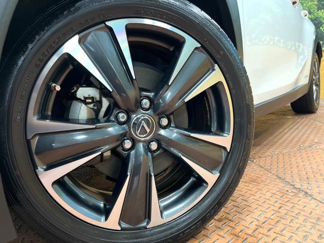 UX UX250h バージョンL 禁煙車 10型ナビ パワーバックドア シートエアコン 3眼LEDヘッド 黒革シート レクサスセーフティ レーダークルーズ 純正18アルミ パワーシート バックカメラ ETC2.0 フルセグTV(13枚目)