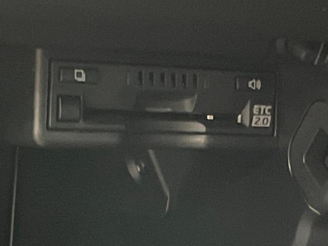 UX UX250h バージョンL 禁煙車 10型ナビ パワーバックドア シートエアコン 3眼LEDヘッド 黒革シート レクサスセーフティ レーダークルーズ 純正18アルミ パワーシート バックカメラ ETC2.0 フルセグTV(22枚目)