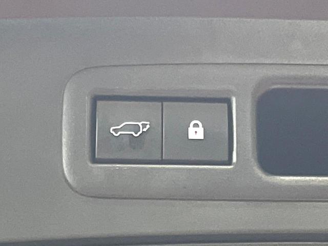 UX UX250h バージョンL 禁煙車 10型ナビ パワーバックドア シートエアコン 3眼LEDヘッド 黒革シート レクサスセーフティ レーダークルーズ 純正18アルミ パワーシート バックカメラ ETC2.0 フルセグTV(28枚目)